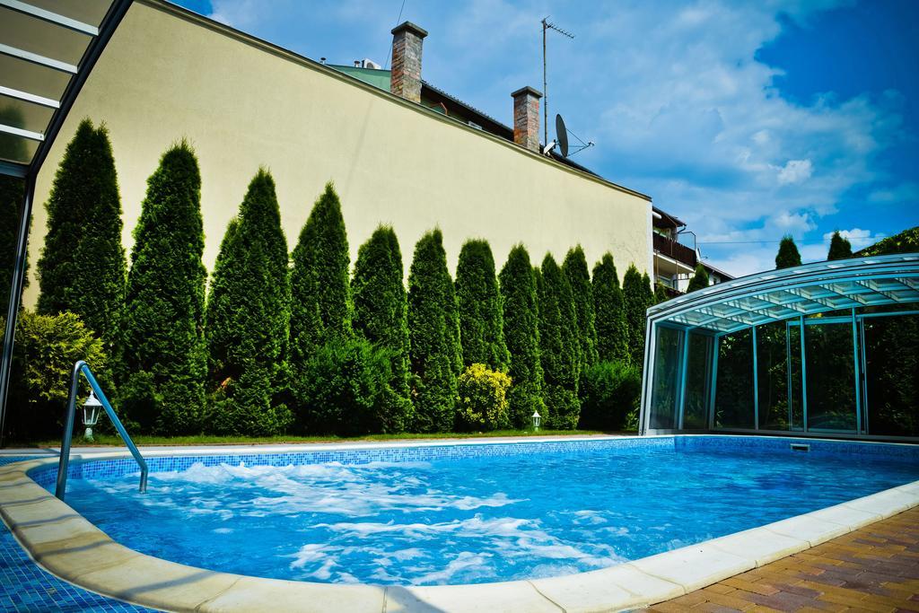 Bl.Apartmanhaz Ii. Seghedin Exterior foto